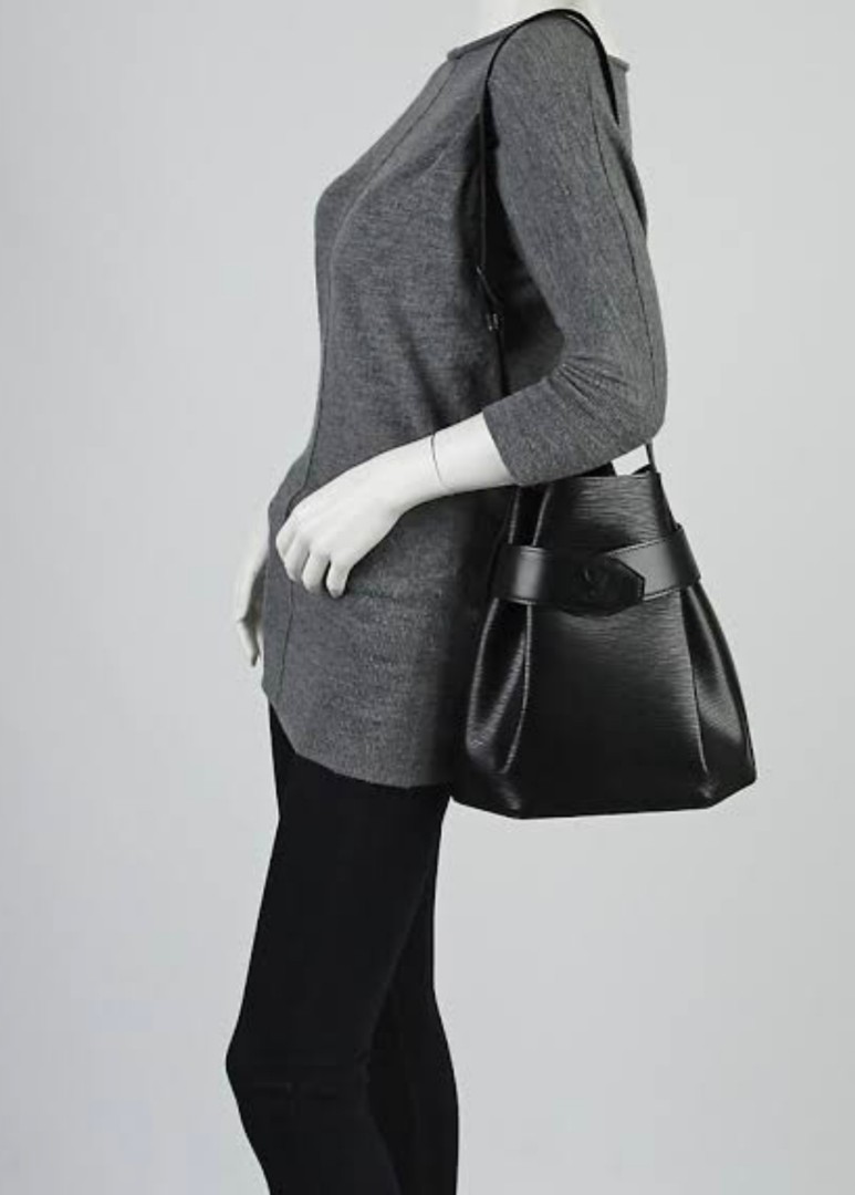 Louis Vuitton Sac de Paule PM - Red Shoulder Bags, Handbags