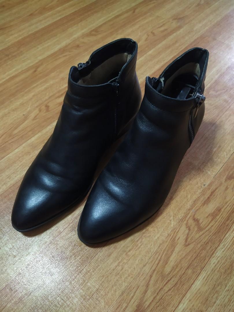 Naturalizer claire ankle hotsell boot
