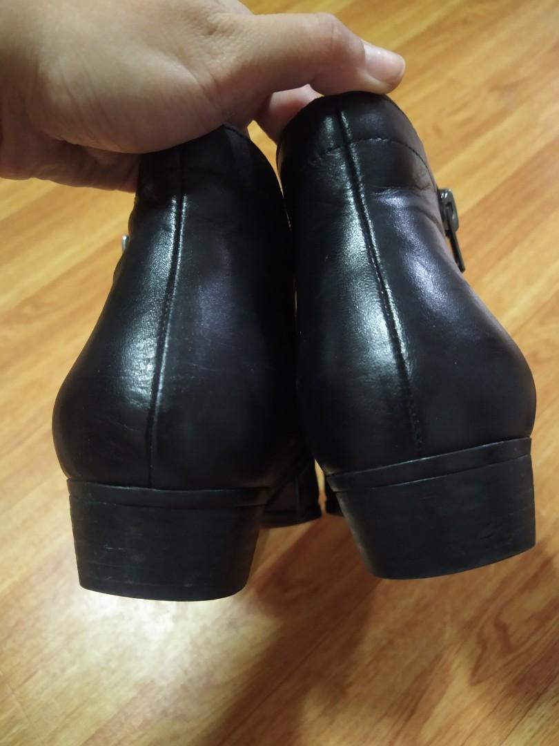 Naturalizer claire ankle boot deals