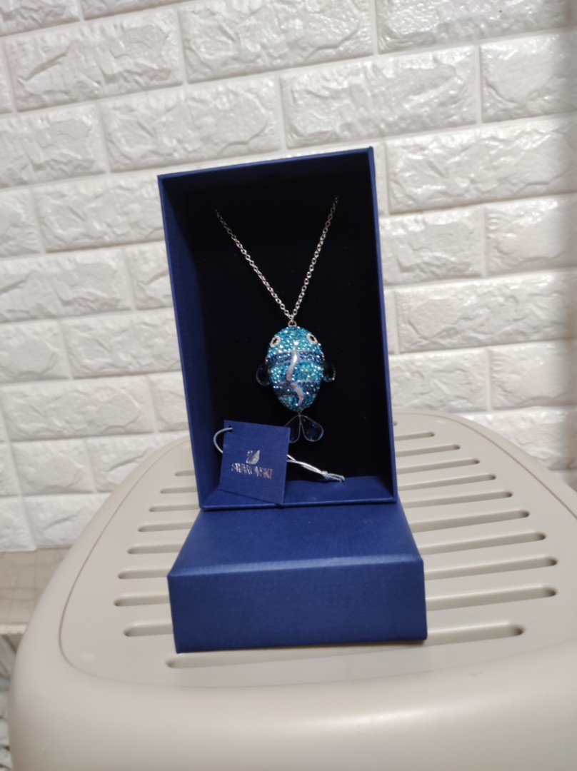Swarovski fish outlet pendant