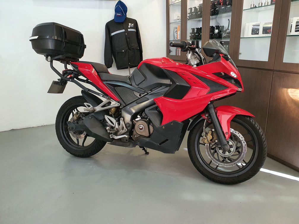 Rs 200 shop top