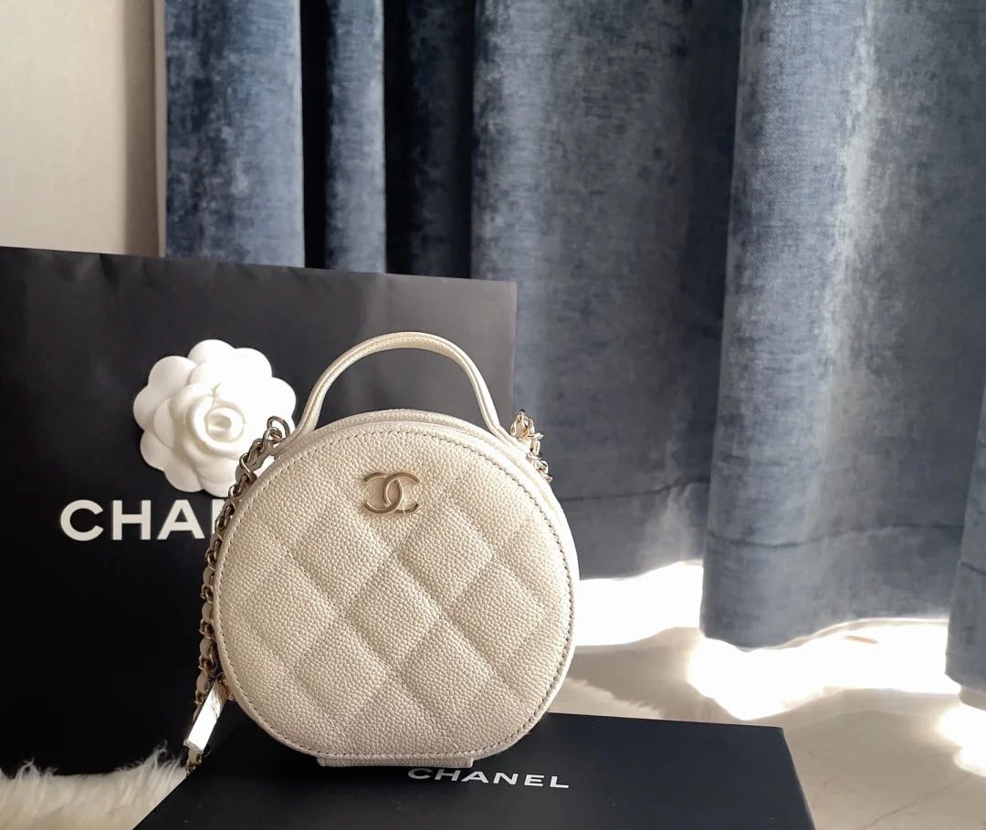Chanel 22C Mini Round Vanity Case, Luxury, Bags & Wallets on Carousell