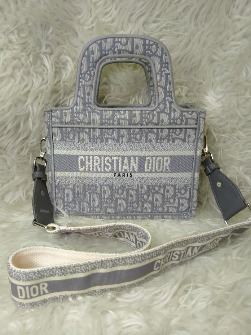 Medium Dior Bobby Bag Blue Dior Oblique Jacquard  DIOR CH