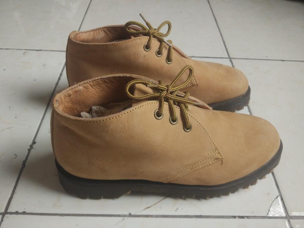DM S6 Chukka boot uk4.5 MIE (Category: Boots) located in Pasay City. Submitted by denimdude.ph (Listing ID 1131313688, Image 2). Description: .