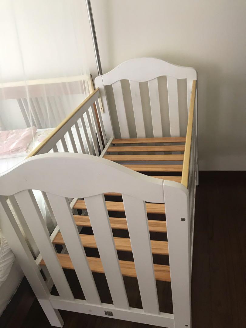 Good baby brandbaby cot with matching mosquito net, Babies & Kids