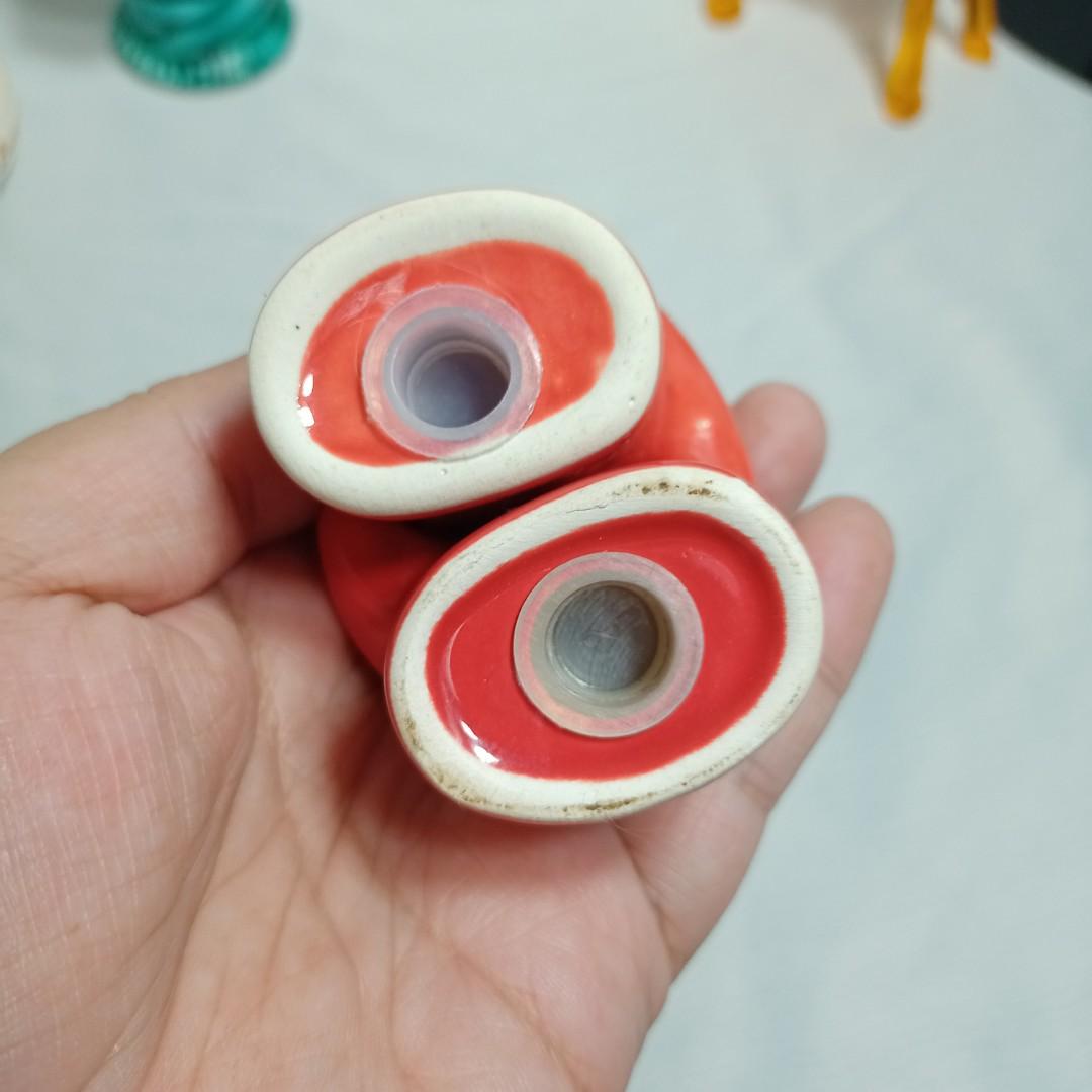 HUGGING SALT & PEPPER SHAKER (Category: Other Kitchenware & Tableware) located in Makati City. Submitted by nyxhemera26 (Listing ID 1131419237, Image 3). Description: HUGGING SALT & PEPPER SHAKER - 170 • SMALL CHIP ON ONE HAND (SEE PHOTO) • WITH CRAZING.
