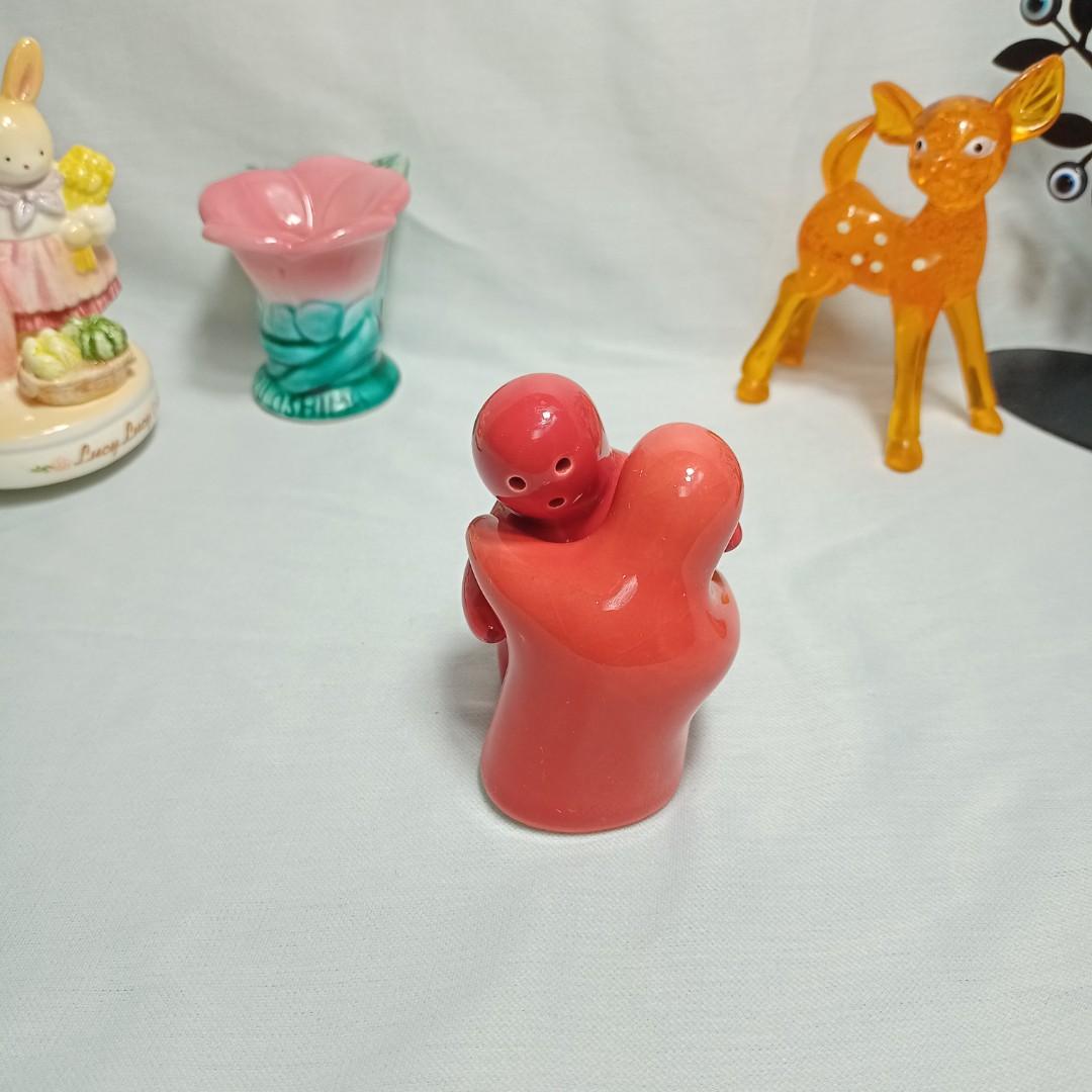 HUGGING SALT & PEPPER SHAKER (Category: Other Kitchenware & Tableware) located in Makati City. Submitted by nyxhemera26 (Listing ID 1131419237, Image 1). Description: HUGGING SALT & PEPPER SHAKER - 170 • SMALL CHIP ON ONE HAND (SEE PHOTO) • WITH CRAZING.