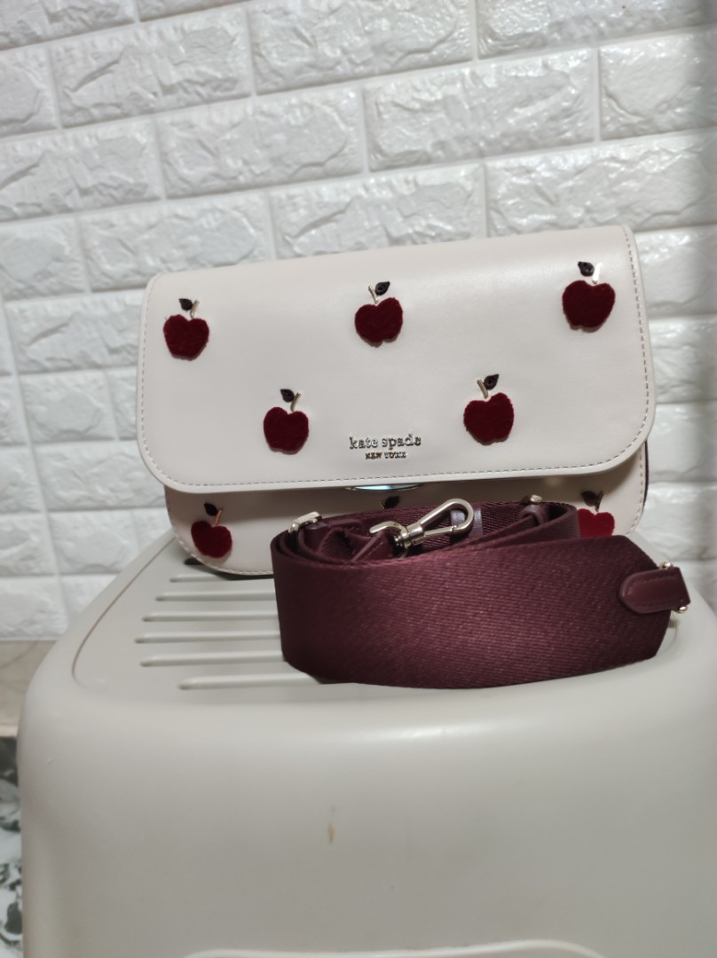 Kate spade buddie apple toss medium shoulder bag, Women's Fashion, Bags &  Wallets, Cross-body Bags on Carousell