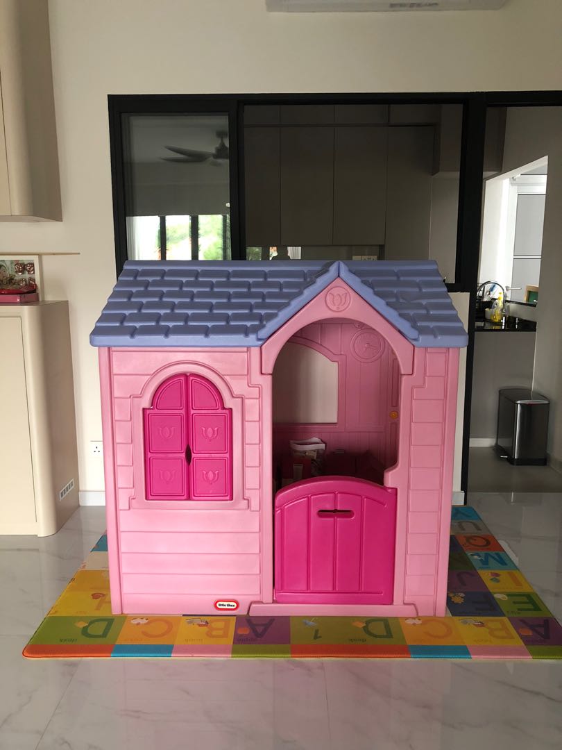 Pink little tikes discount house