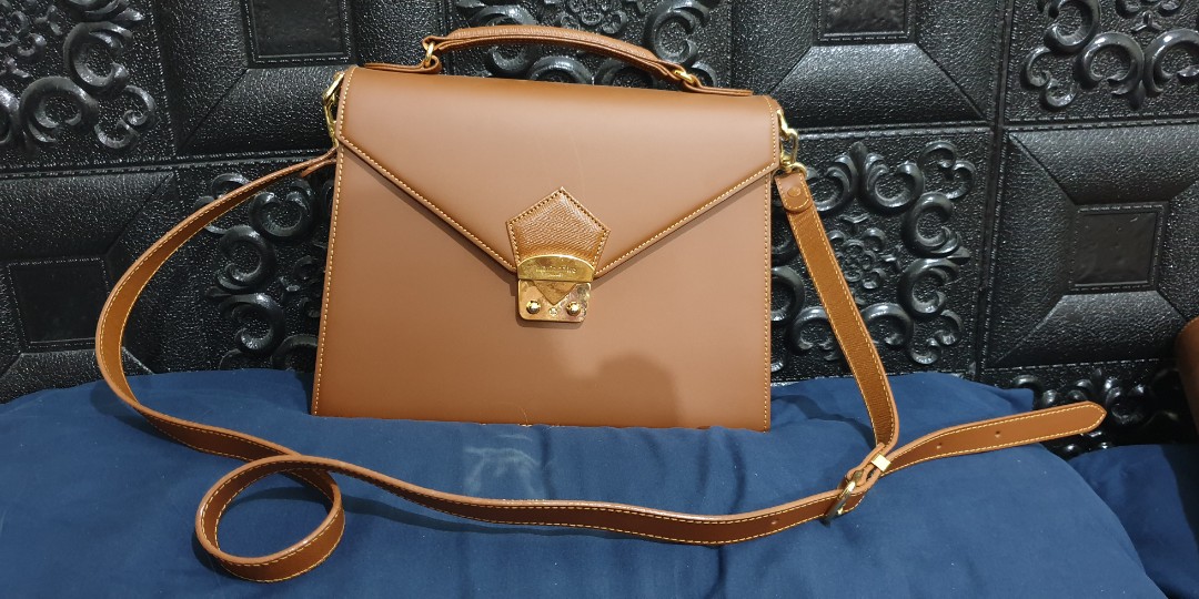 Marie claire paris bag store