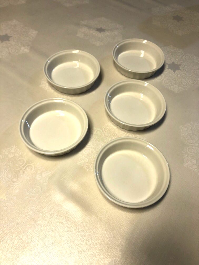 Mini pie dishes, Furniture & Home Living, Kitchenware & Tableware