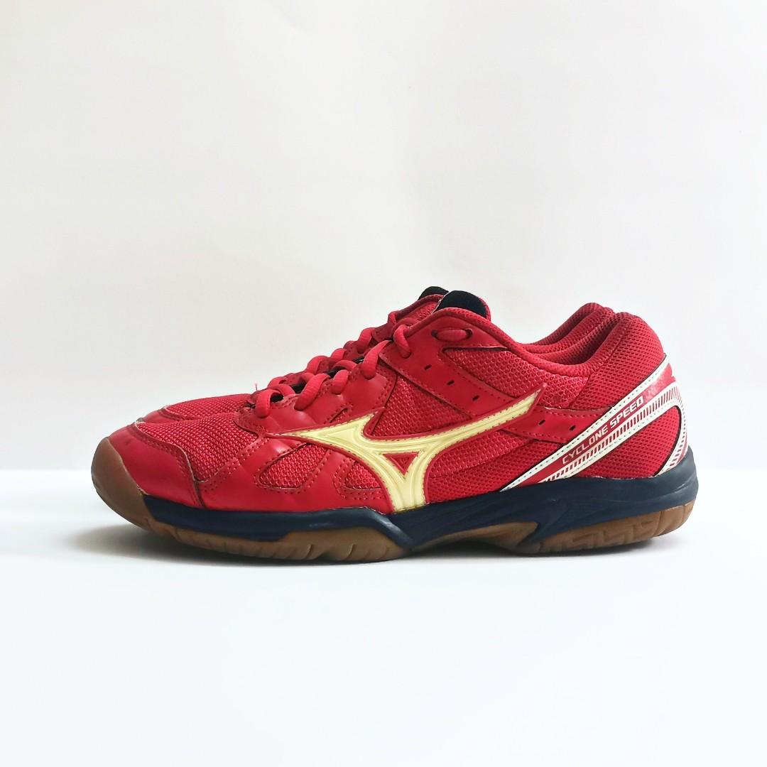 Mizuno cyclone speed badminton hotsell