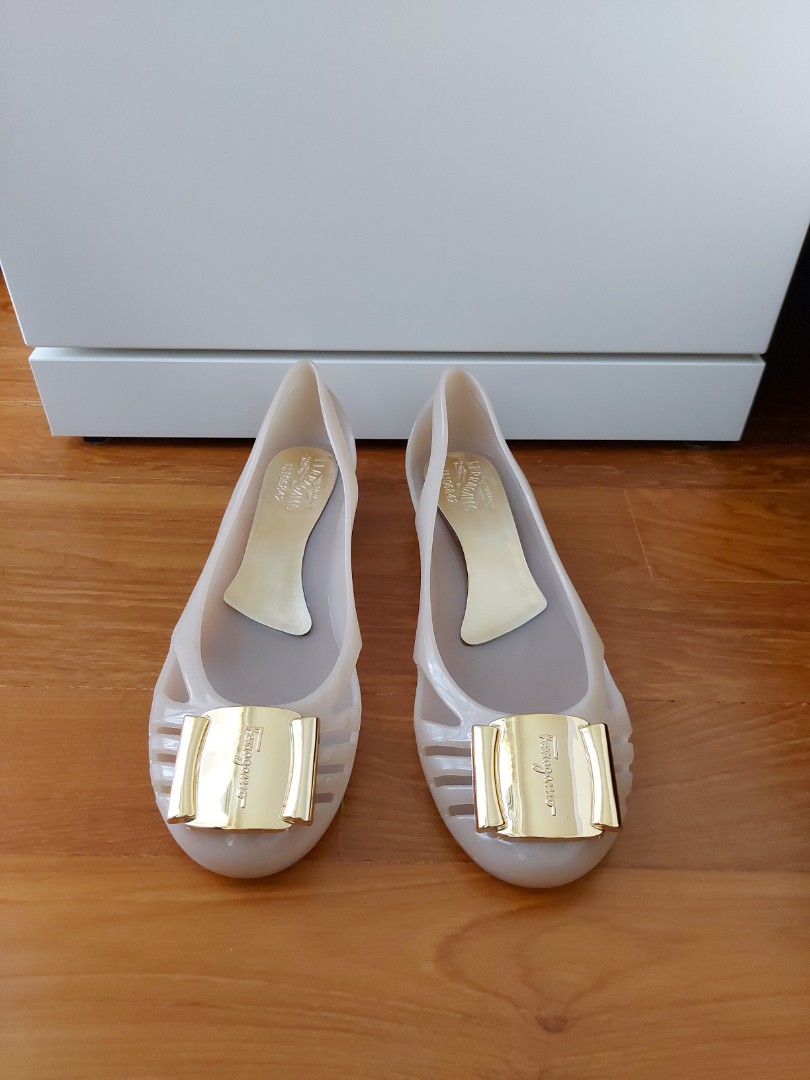 nude jelly shoes