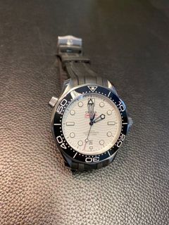(Category: ) located in . Submitted by cornerstonewatches (Listing ID 1131320463, Image 1). Description: .