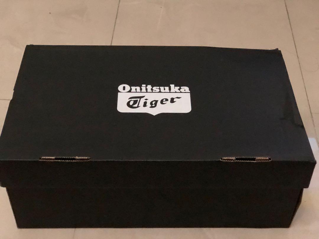 Onitsuka Tiger Mexico 66 (Category: Sneakers) located in Singapore. Submitted by techfitsportstravel (Listing ID 1131359524, Image 3). Description: Letting go : Onitsuka Tiger Mexico 100% Authentic, No Fakes!!! - Unisex cutting - Retail selling at $159, my lost your gain. - Super comfy - unique Black, Gold, Silver in Colour - size Euro 37, US 4.5 - Inclusive of Original Onitsuka Box & Paper bag - slight nego for keen buyer. - can try before purch