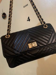 (Category: ) located in . Submitted by labelle_botique (Listing ID 1131374898, Image 1). Description: .