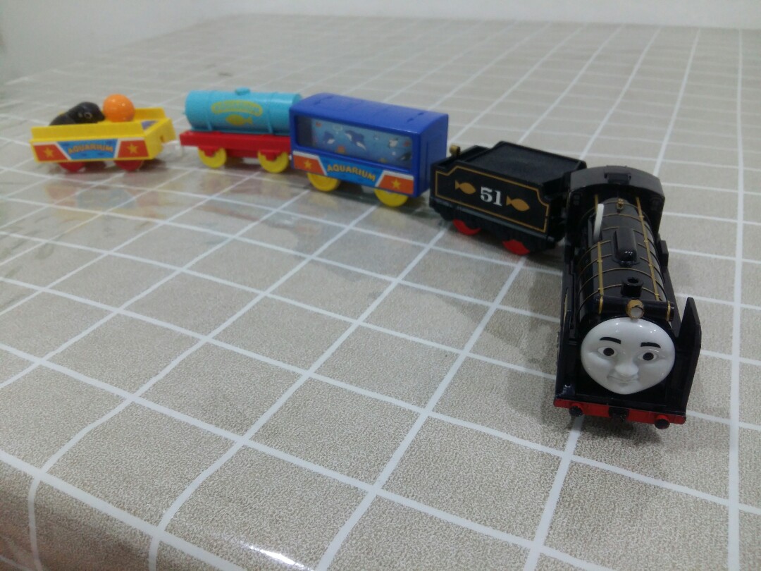 Thomas the train aquarium top set