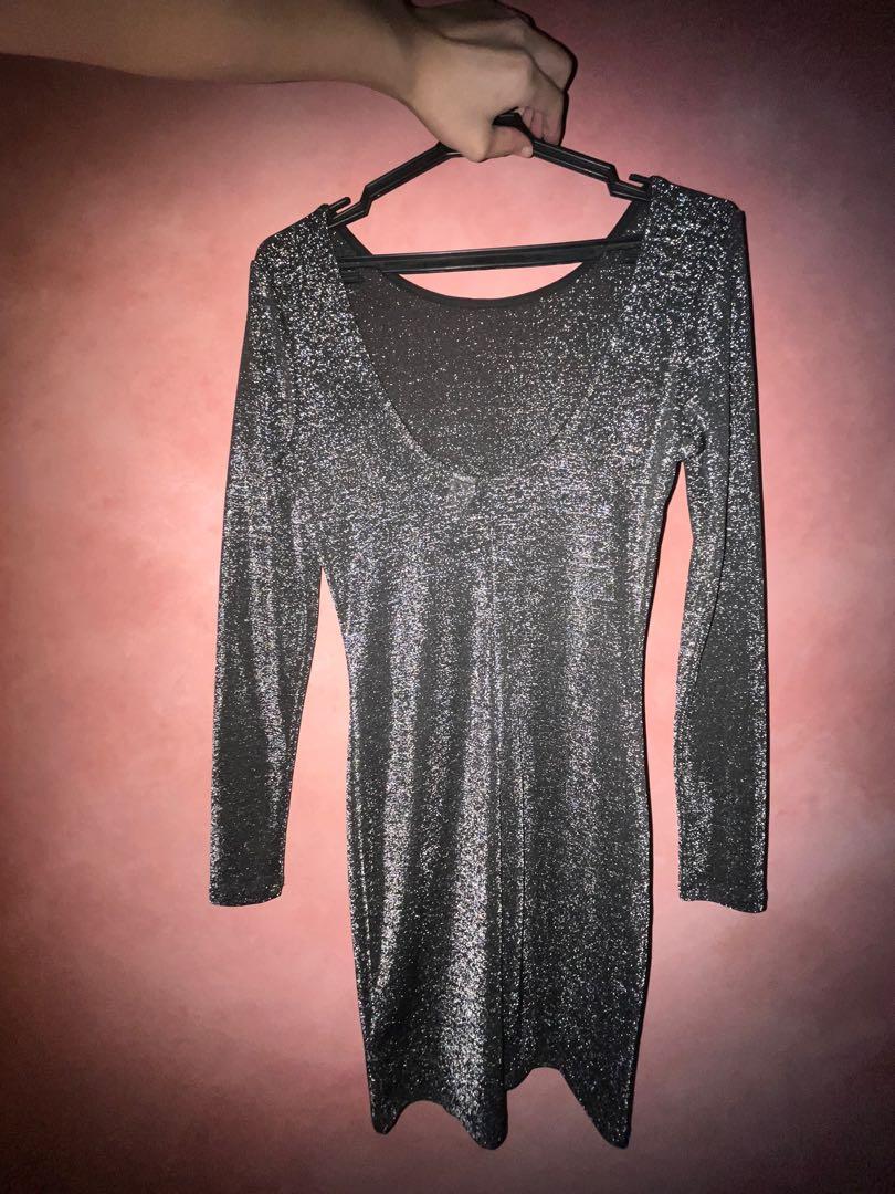 Sparkly bodycon dress (H&M) (Category: Dresses) located in Quezon City. Submitted by itsmiawallace (Listing ID 1131329258, Image 2). Description: Sparkly bodycon dress perfect for parties. M/US 6 on tag but ideal for S frames..