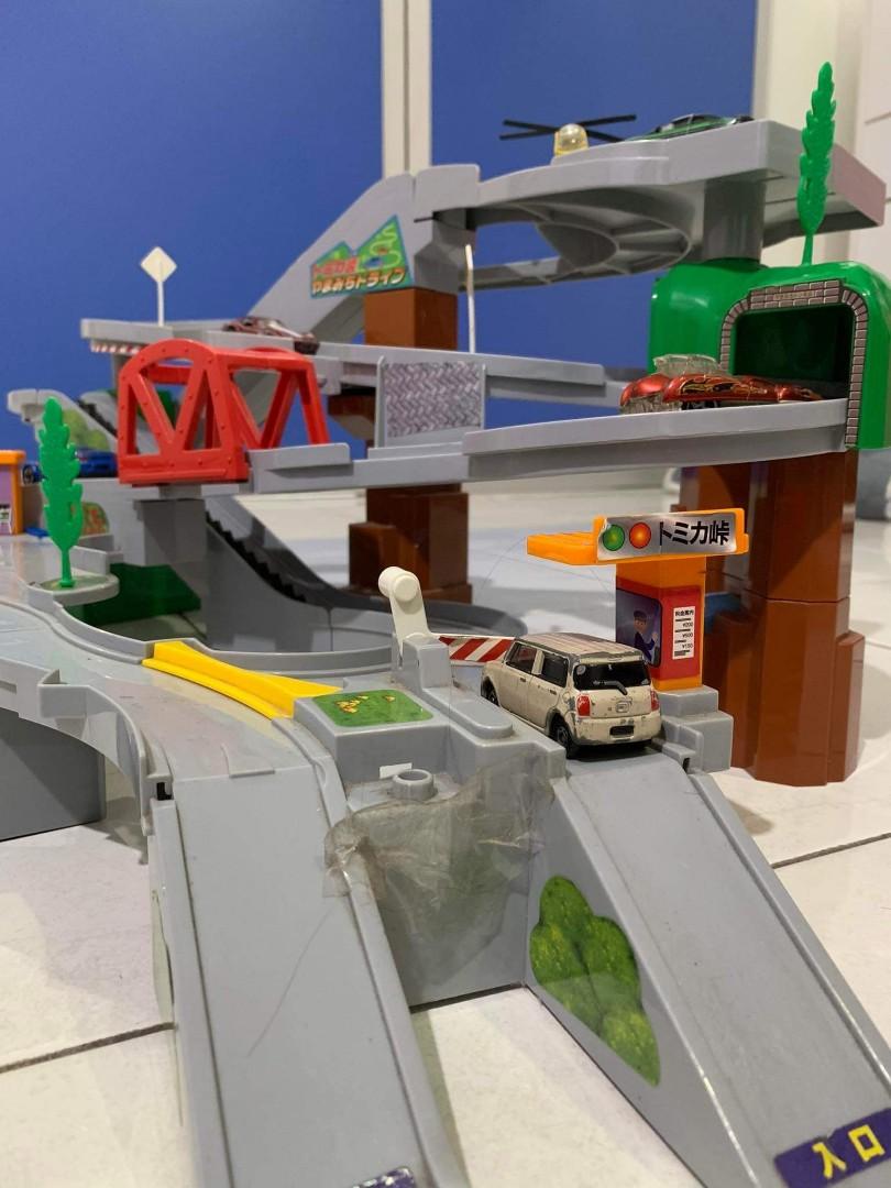Tomica mountain online drive playset