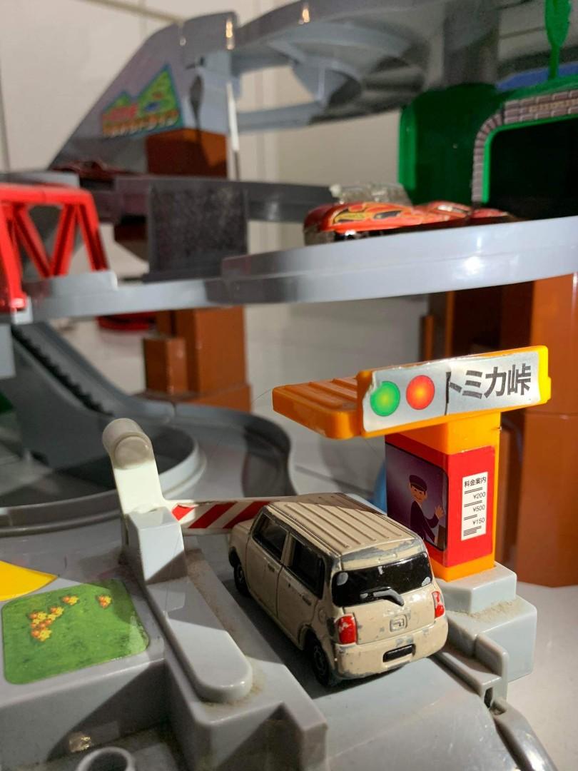 Tomica mountain online drive playset
