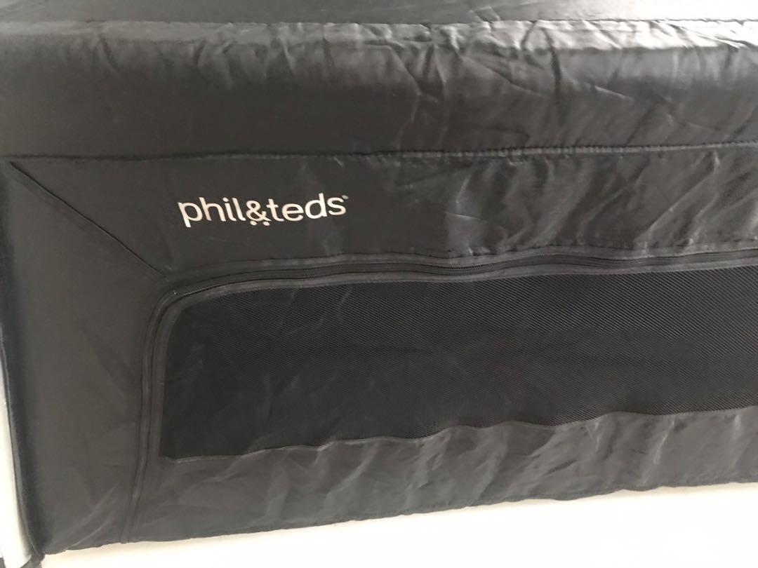travel cot light weight (phil & teds), Babies & Kids, Baby Nursery