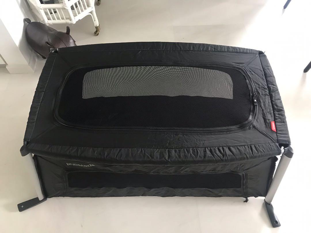 travel cot light weight (phil & teds), Babies & Kids, Baby Nursery