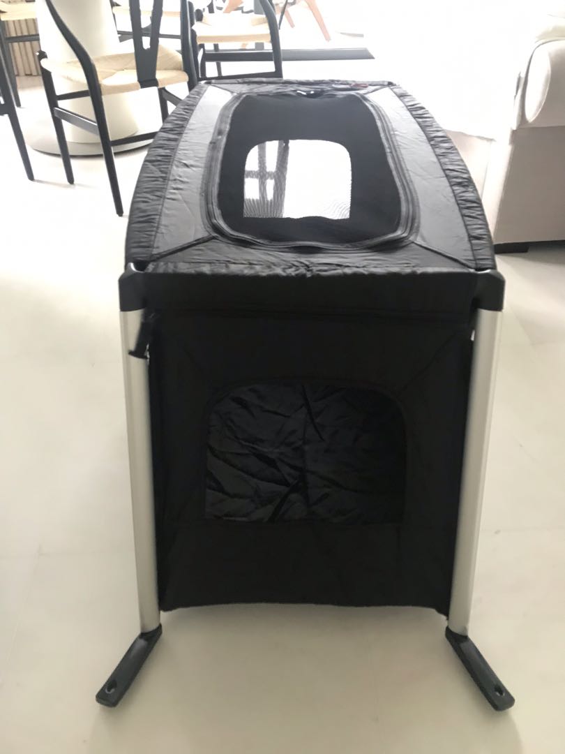 travel cot light weight (phil & teds), Babies & Kids, Baby Nursery