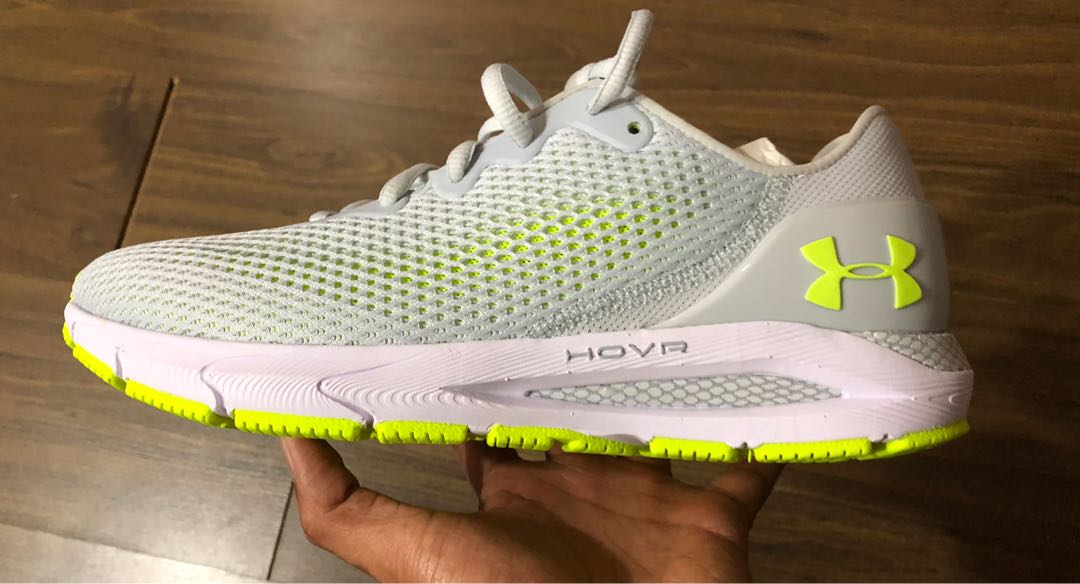 under armour sneakers wit