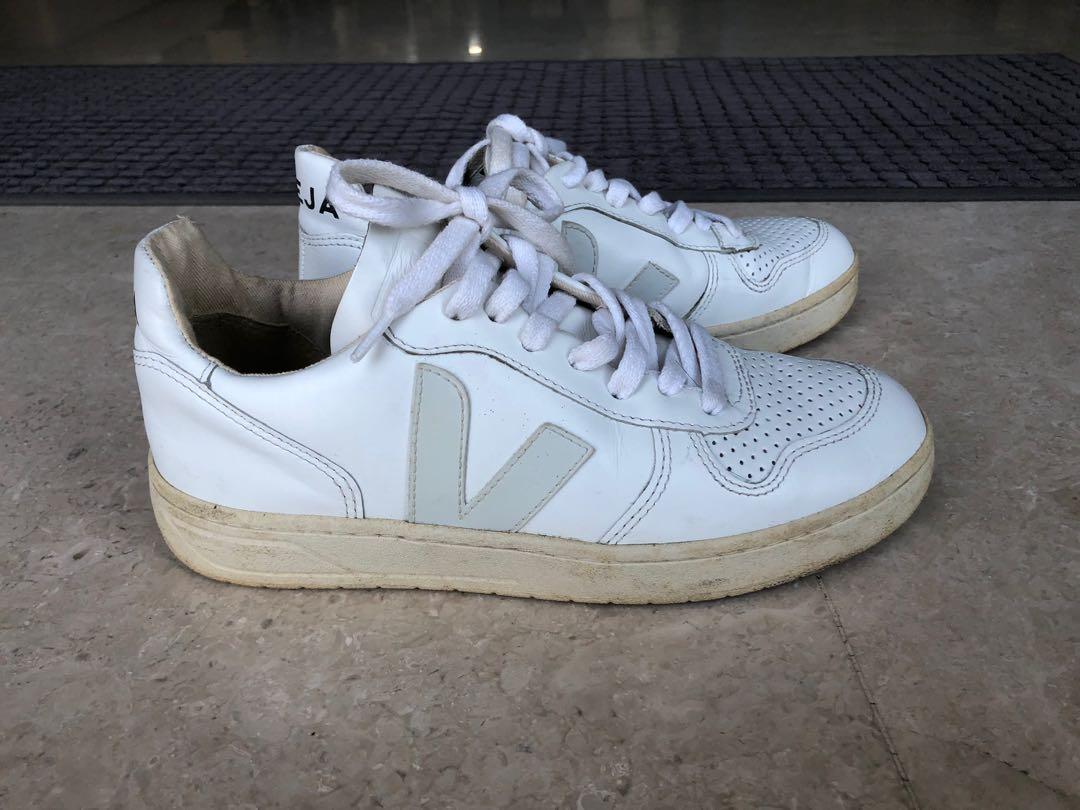 White sales low trainers