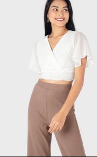 (Category: ) located in . Submitted by offthewardrobe.x (Listing ID 1131352202, Image 1). Description: .