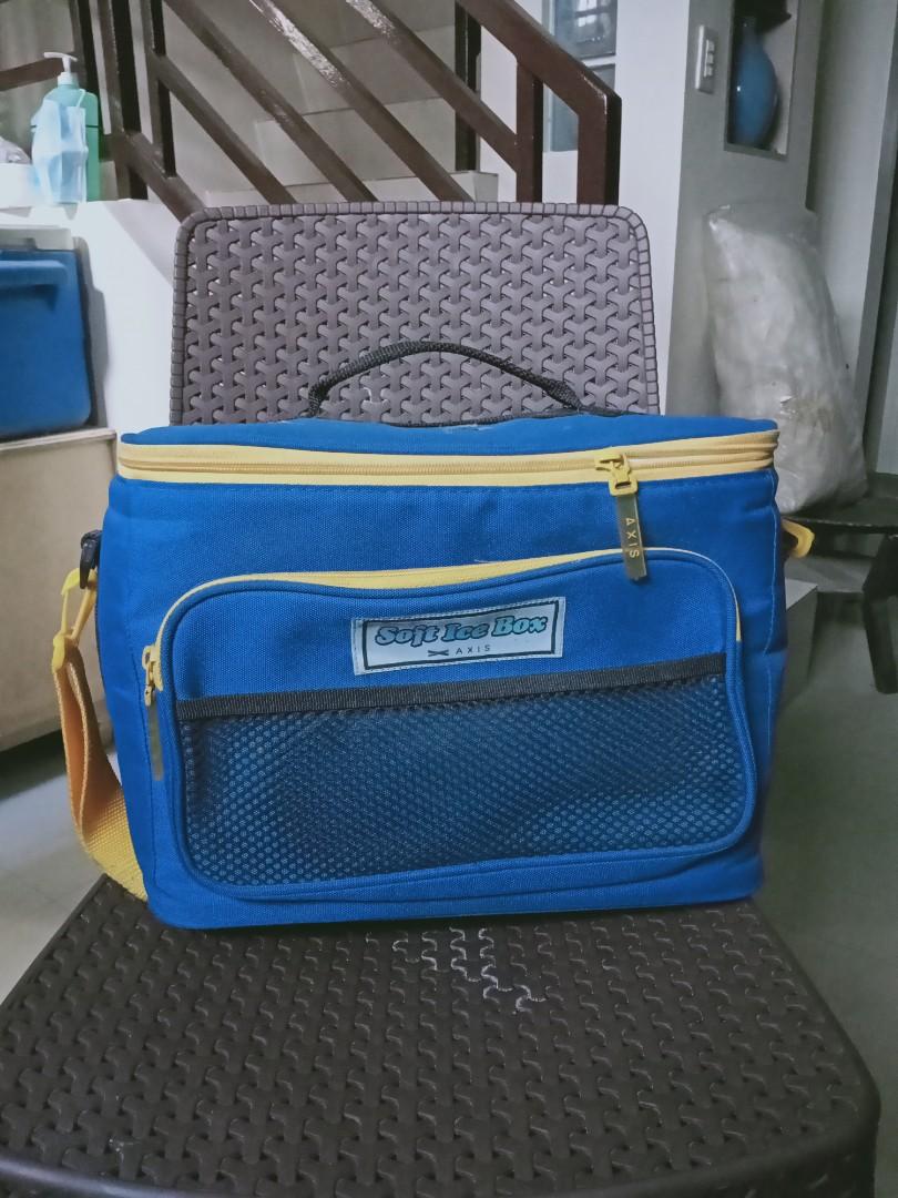 2pcs soft ice box by axis (Category: Gift Baskets & Hampers) located in Malabon City. Submitted by karlovizu (Listing ID 1131622331, Image 2). Description: 2pcs soft ice box pag walang laman pede ipasok ung pink sa loob ng blue new na stock lang.