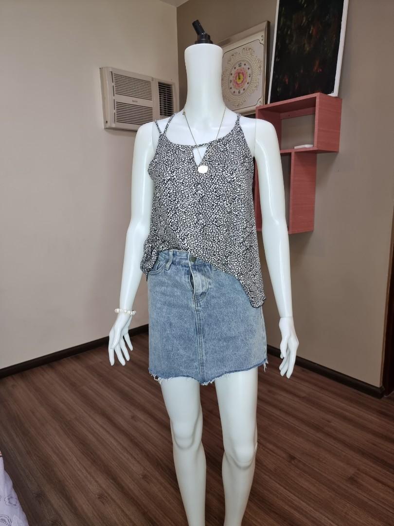 60 sleeveless (Category: Sleeveless) located in Manila. Submitted by bare_egg (Listing ID 1131541871, Image 2). Description: .