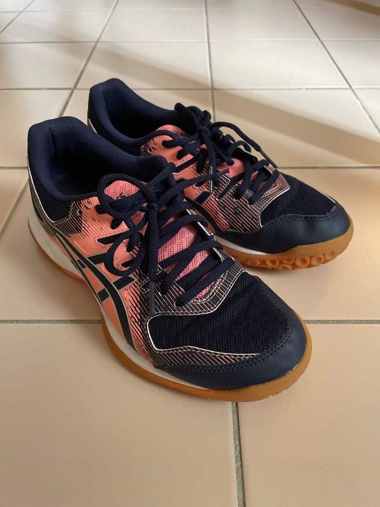 gel rocket 9 badminton