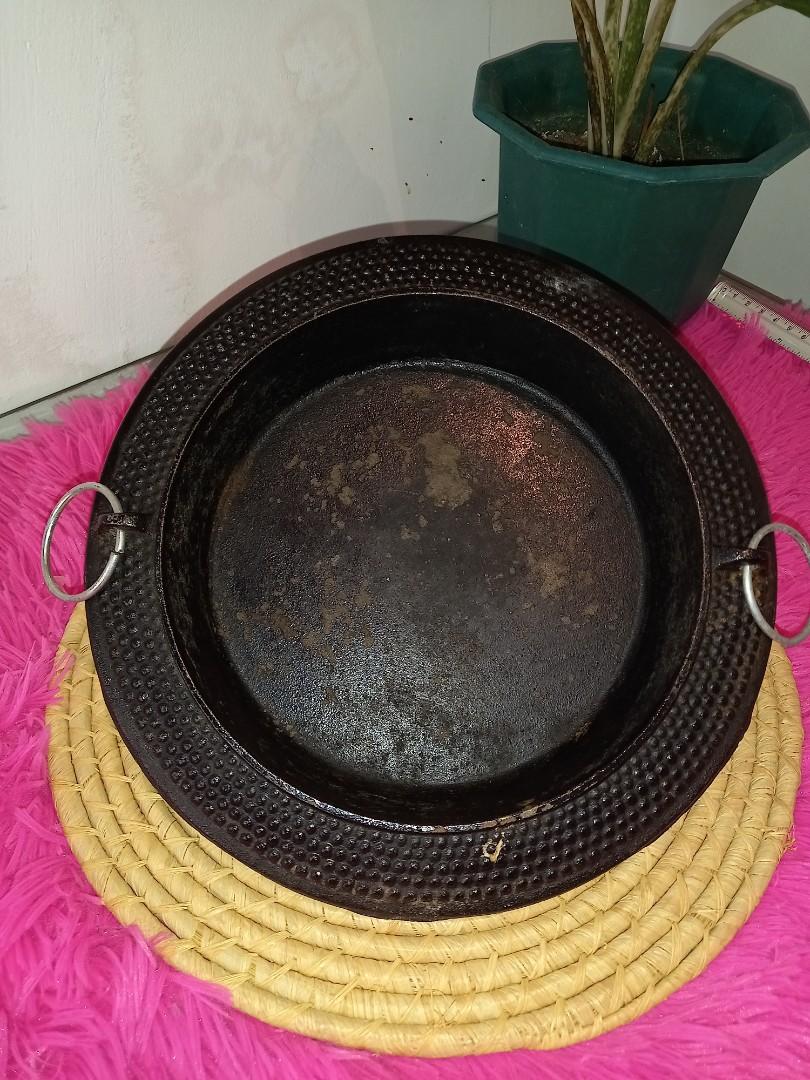CAST IRON PAN WITH RING (Category: Cookware & Accessories) located in Cavite. Submitted by qapirazzo_voutik23 (Listing ID 1131520790, Image 2). Description: Japan Made Cast Iron With Ring Size #10.