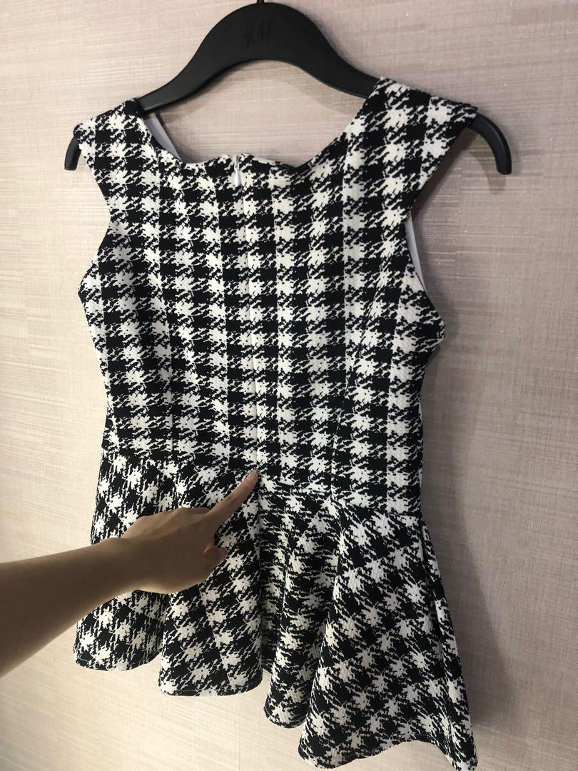Houndstooth Peplum Top Blouse, Fesyen Wanita, Pakaian Wanita, Atasan di  Carousell