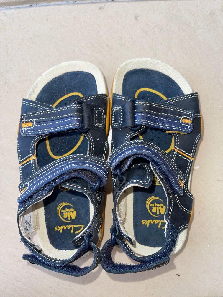 Clarks boys clearance shoes size 2