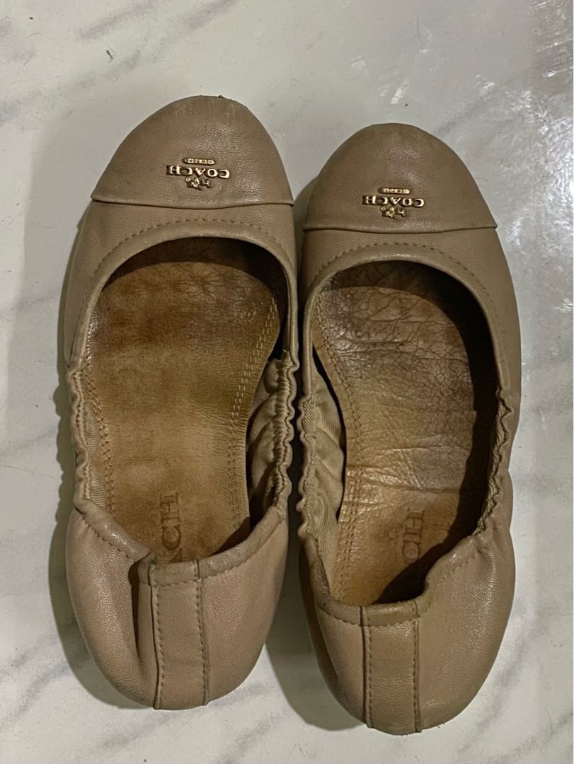 Coach nude ballet flats size 5 Women s Fashion Footwear Flats Sandals on Carousell