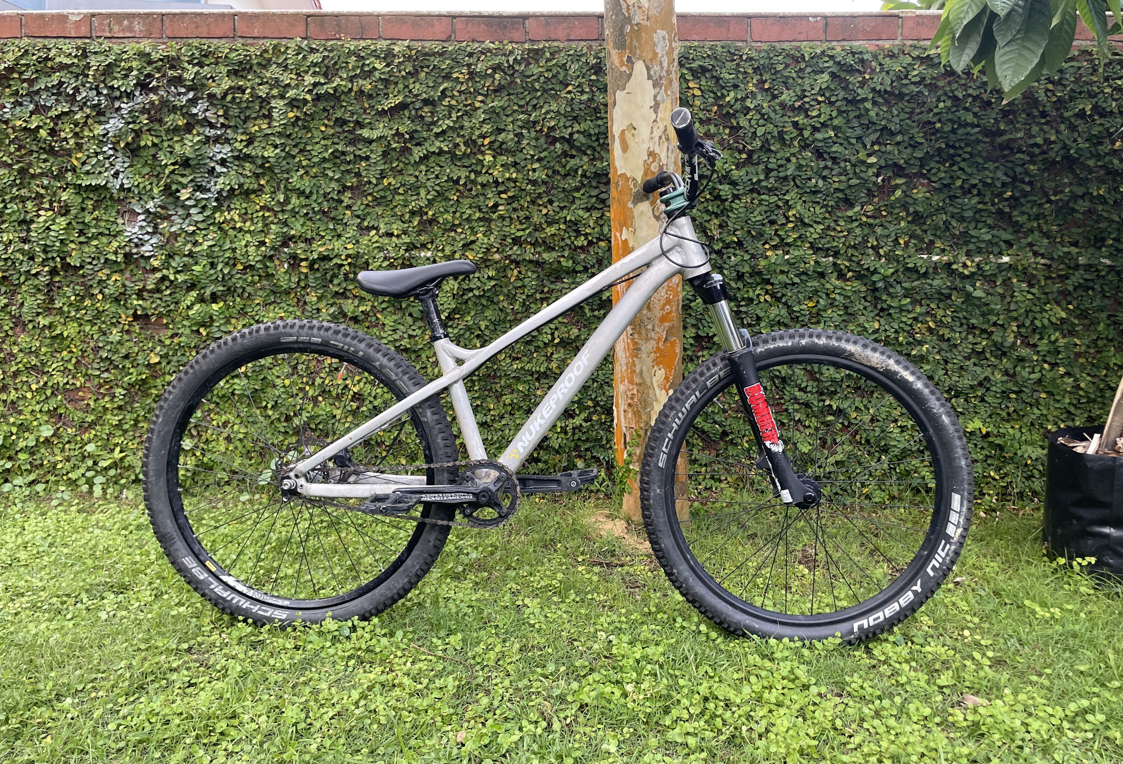 Commencal dirt hotsell jump