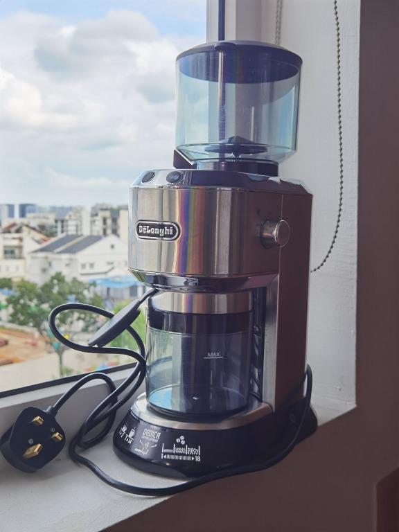 Delonghi Dedica KG 521.M coffee grinder. Like new!, TV & Home