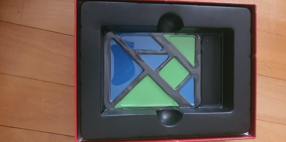Double tangrams (Category: Board Games & Puzzles) located in Singapore. Submitted by 456465 (Listing ID 1131600530, Image 4). Description: my son doesn't interest on it. condition good..