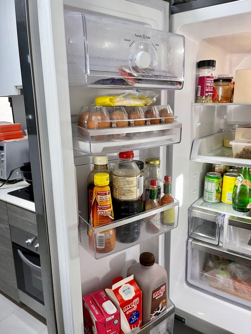 Electrolux EHE5220AA 474L 3 Door refrigerator, TV & Home Appliances