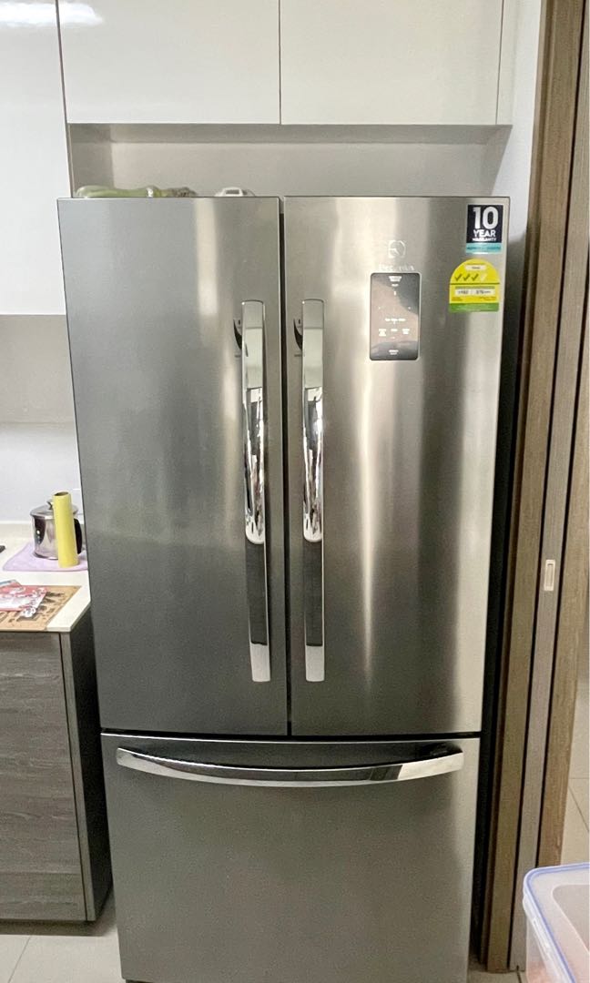 Electrolux EHE5220AA 474L 3 Door refrigerator, TV & Home Appliances