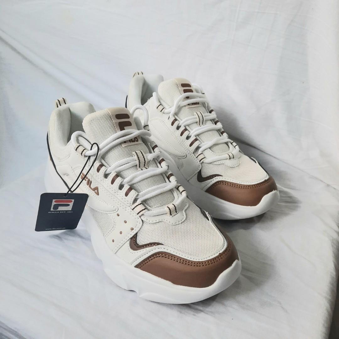 Fila dynamo top low sports shoes