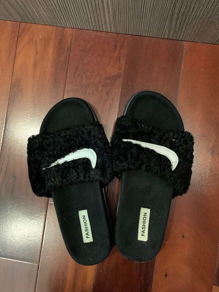 nike sliders fluffy