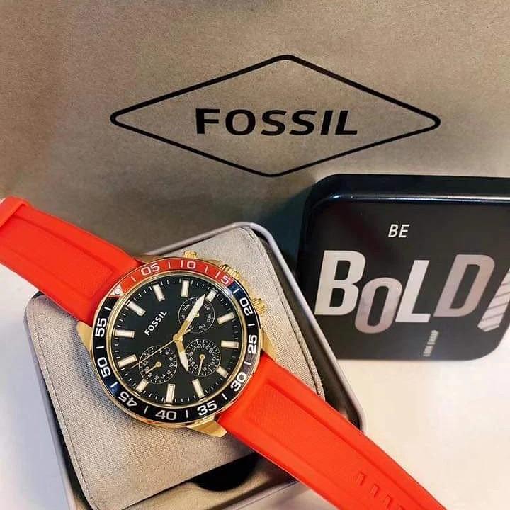 FOSSIL RUBBER STRAP RED AUTHENTIC WATCH Men s Fashion Watches Accessories Watches on Carousell