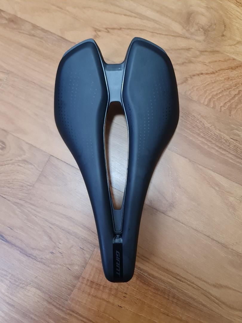 GIANT Fleet SL saddle Sports Equipment Bicycles Parts Parts Accessories on Carousell