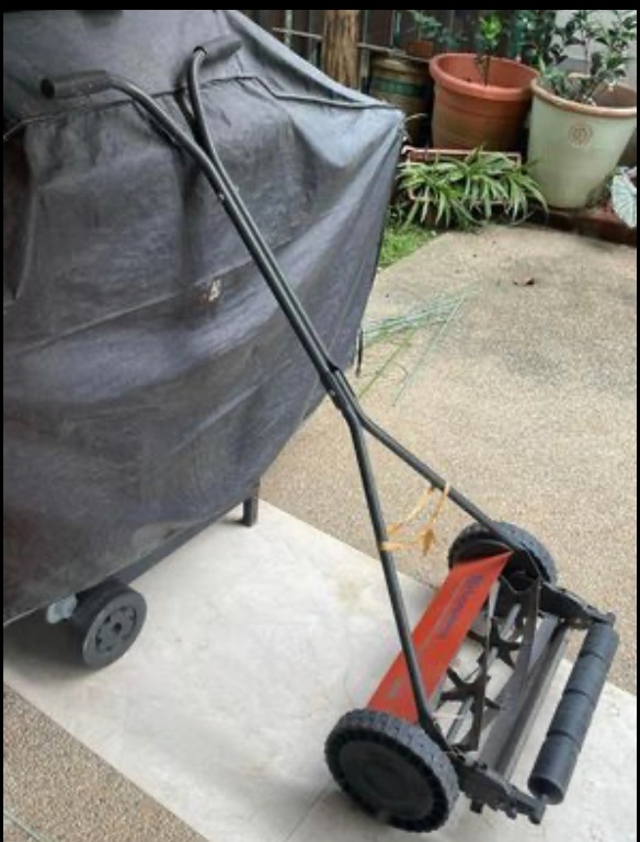 Husqvarna manual push outlet mower