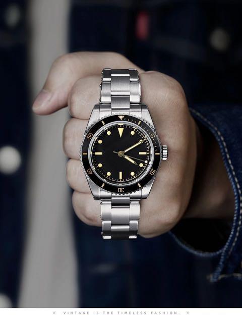 Iron Watch Vintage Sub Diver 6204 (Category: Watches) located in Singapore. Submitted by wrwatches (Listing ID 1131530402, Image 3). Description: Iron Watch Vintage Sub Diver 6204: Case material : 316L Stainless steel Case back : 316L Stainless steel Case size : 39mm Height : 12.8mm Lug to lug : 47mm Lug width : 20mm Band : Stainless steel bracelet Bezel : 120 Clicks bezel, ceramic bezel insert with lume pip on 60m position Glass : Sapphire cryst