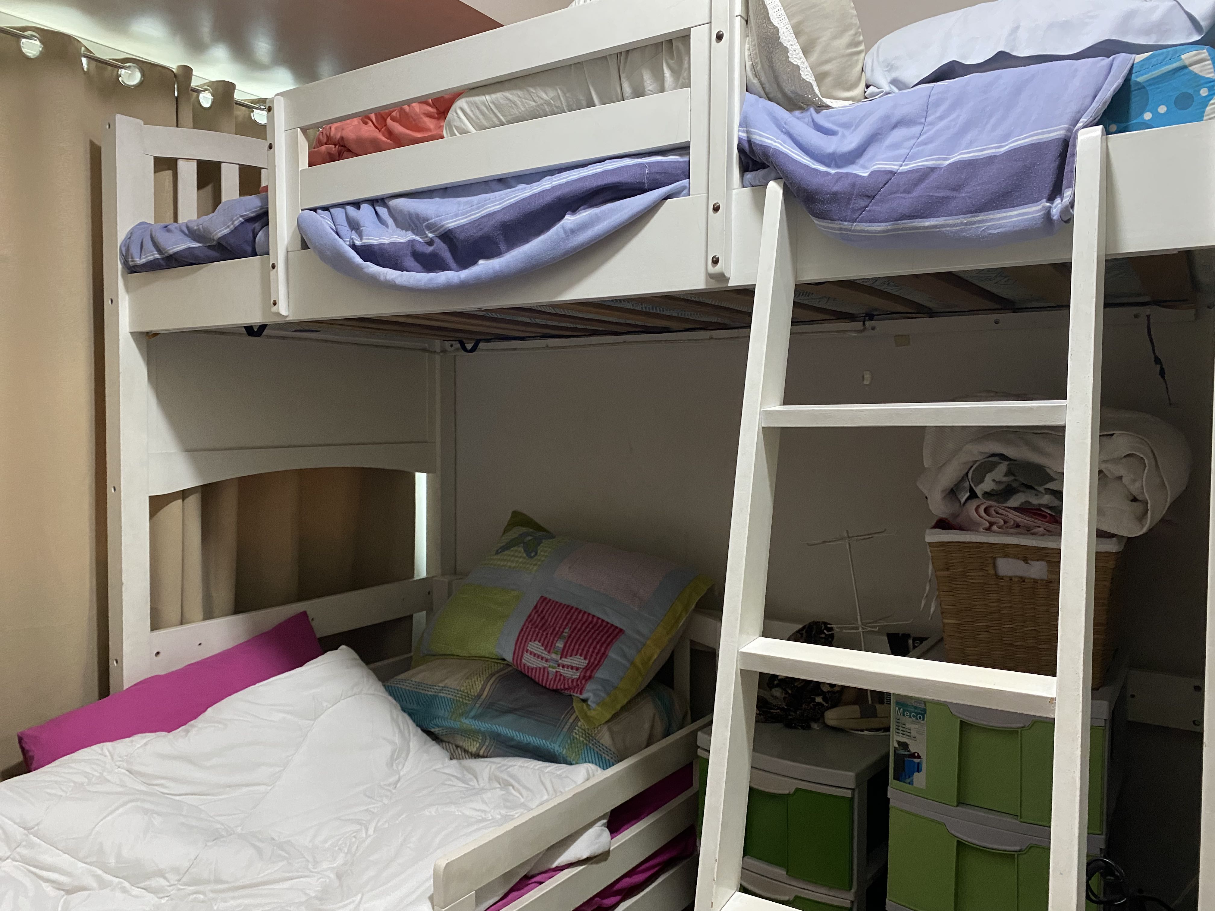 style of double deck bed