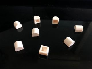 Round 1 x 1 Quarter 10 NEW LEGO White Tile 